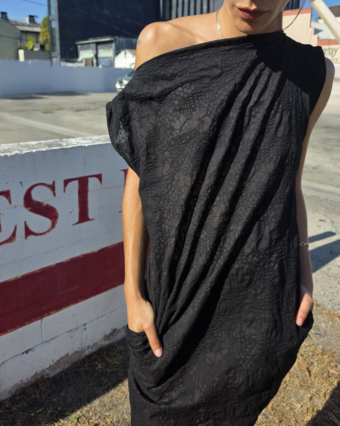 Pinch Shift - Black -Floral Textured Cotton