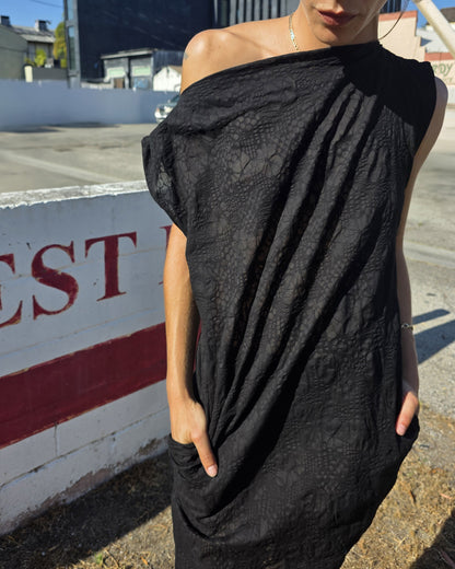 Pinch Shift - Black -Floral Textured Cotton
