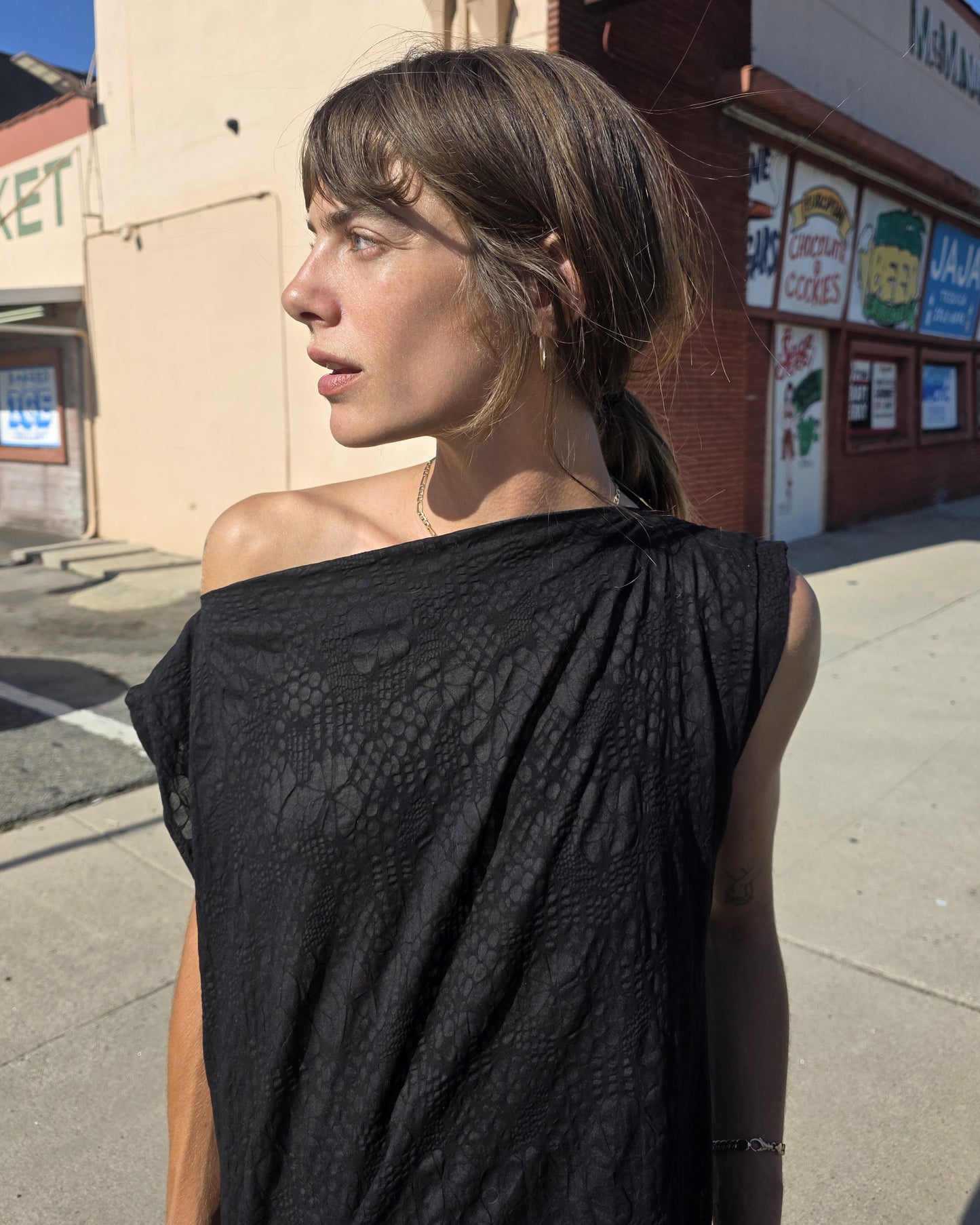 Pinch Shift - Black -Floral Textured Cotton