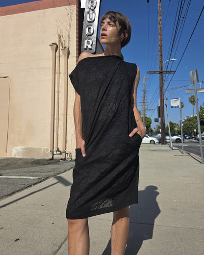 Pinch Shift - Black -Floral Textured Cotton